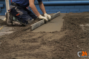 выставление маяков для стяжки пола