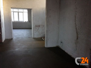 Полусухая стяжка пола в доме в коттеджном поселке в Новой Москве. Фото 2