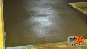 Стяжка пола по водяному обогреву полов, уложенному на подстилающий слой из полистиролбетона | превью