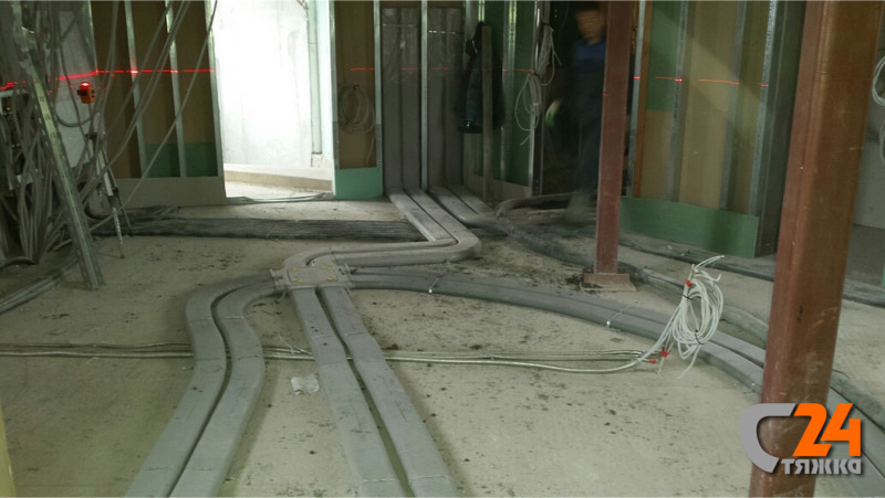 прокладка кабеля в стяжке пола