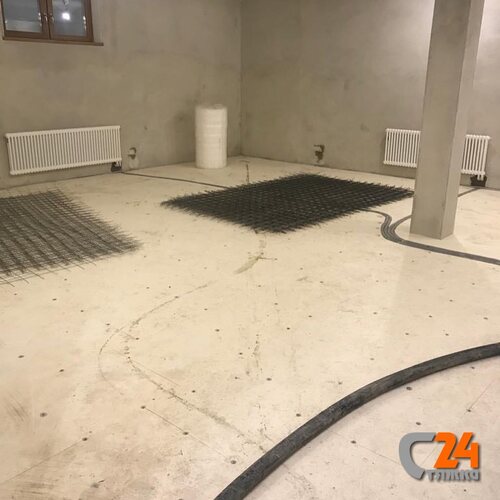 коммуникации под стяжку пола