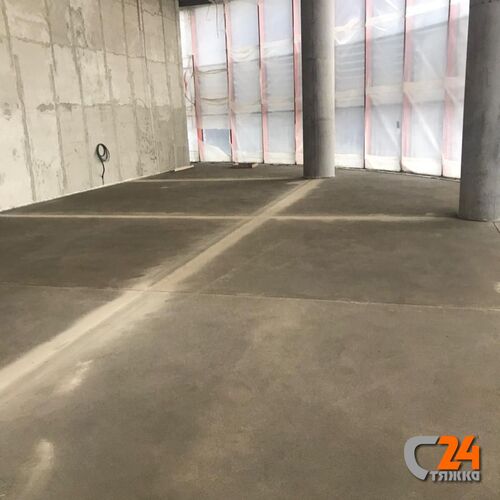 подача раствора для стяжки пола