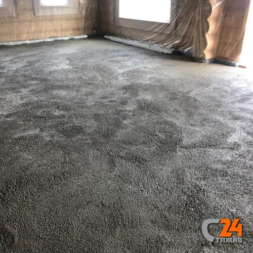 стяжка пола в доме из оцилиндрованного бревна