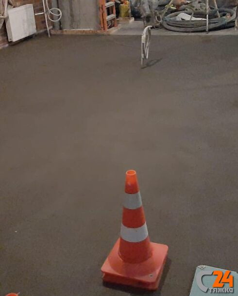 полусухая стяжка в офисном здании